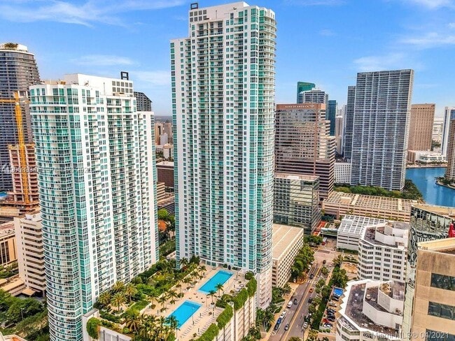 Building Photo - 951 Brickell Ave