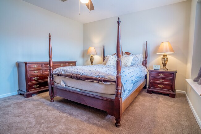 Building Photo - 256 Quassaick Ave