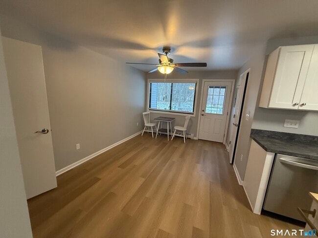 Building Photo - 292 Meridian St