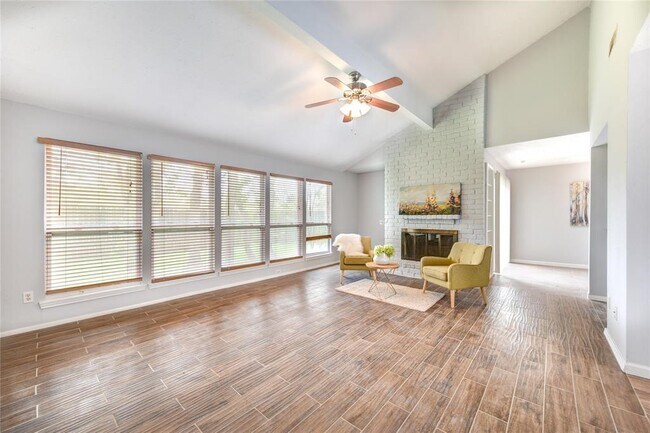 Building Photo - 2950 Jenny Dr