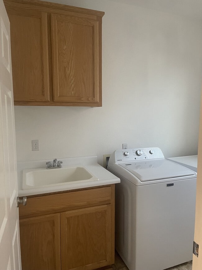Building Photo - 1475 Garold Ln