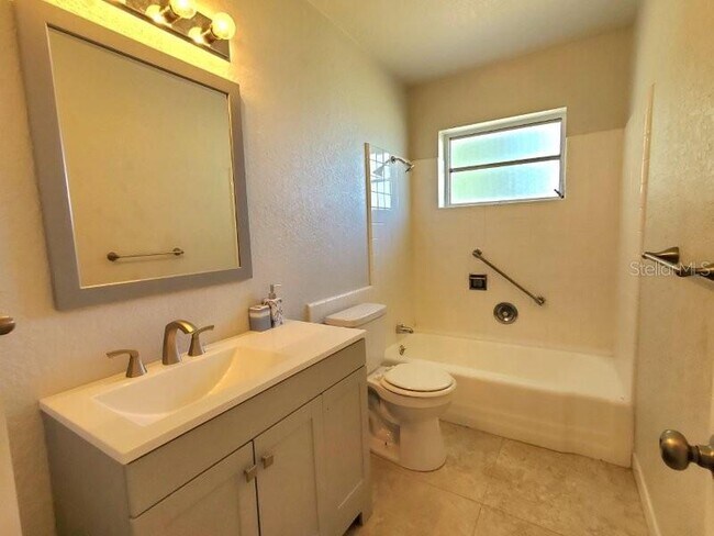 Building Photo - 2451 Aquilos Ct
