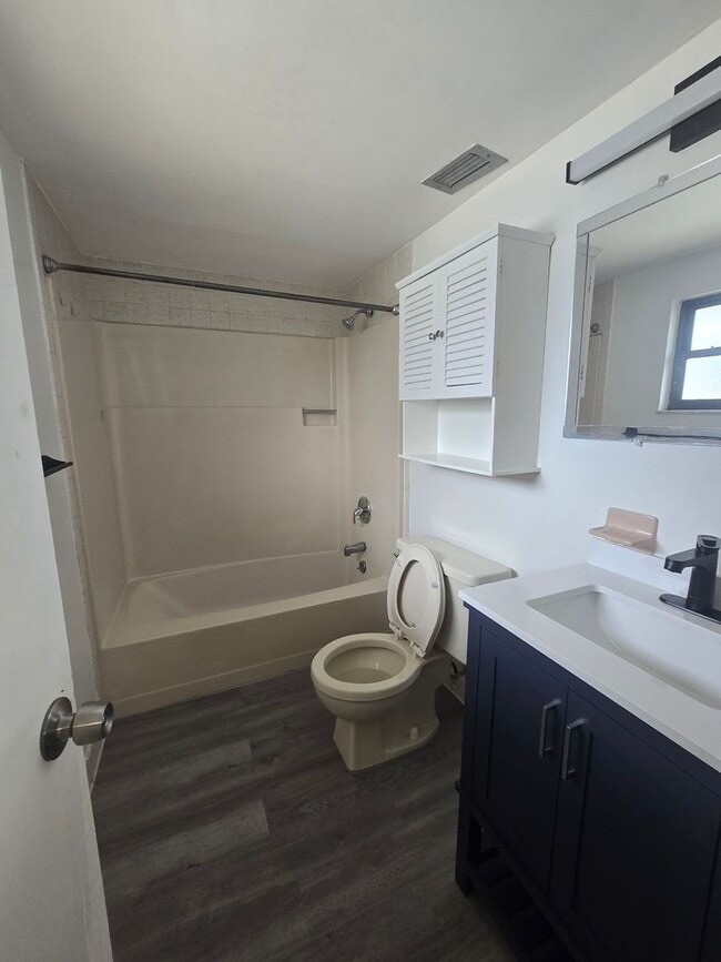 Building Photo - 3 bed / 2 bath plus den Home in Eatonville