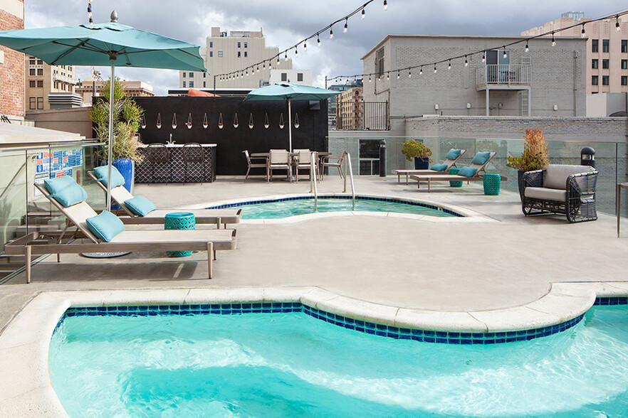 Hot and cold rooftop plunge pools - The Brockman Lofts