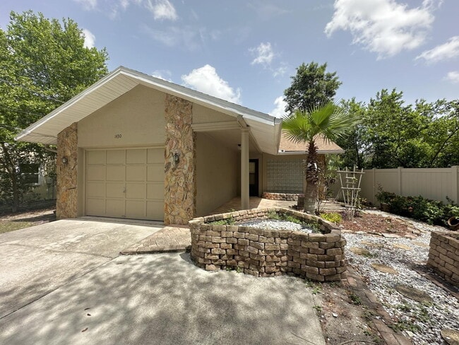 Primary Photo - "Charming 2-Bed, 2-Bath Oasis in Vibrant T...