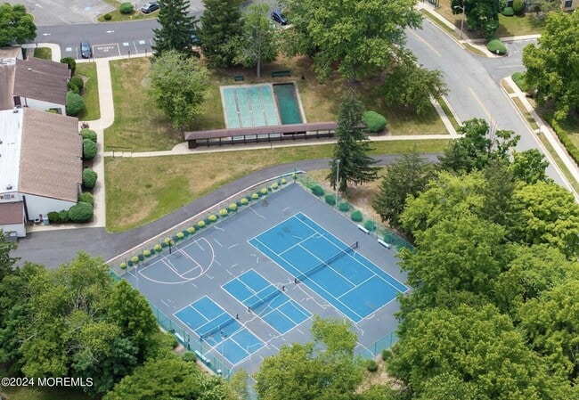 Building Photo - 175 Amberly Dr