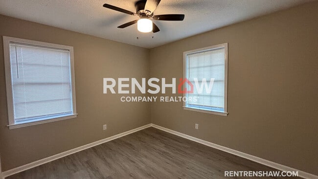 Building Photo - 3919 Dante Ave