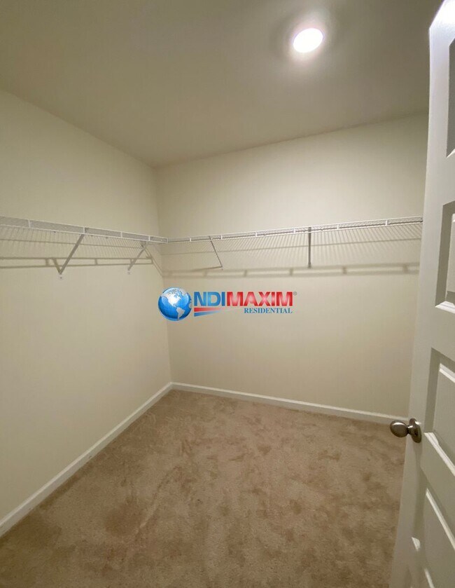 Building Photo - Nice 4-bedroom in Swim Community in Dacula