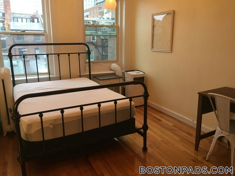 Building Photo - 70 Joy St