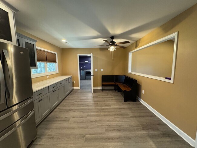 Building Photo - Holly Ridge