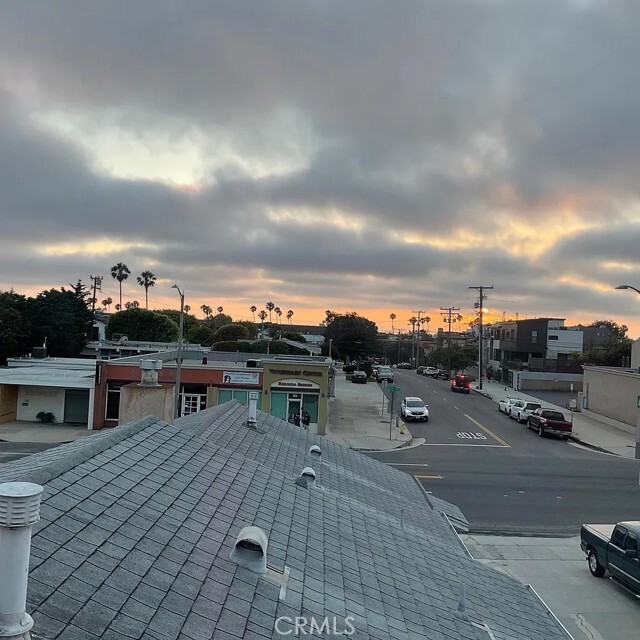 Building Photo - 702 S Pacific Coast Hwy