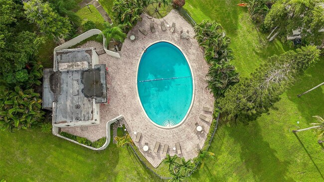 Building Photo - 5614 Hammock Ln