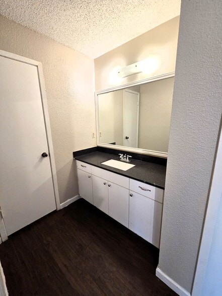 Building Photo - 11515 Meadow Pines Ct