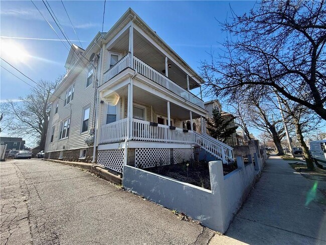 Building Photo - 1003-1003 Narragansett Blvd