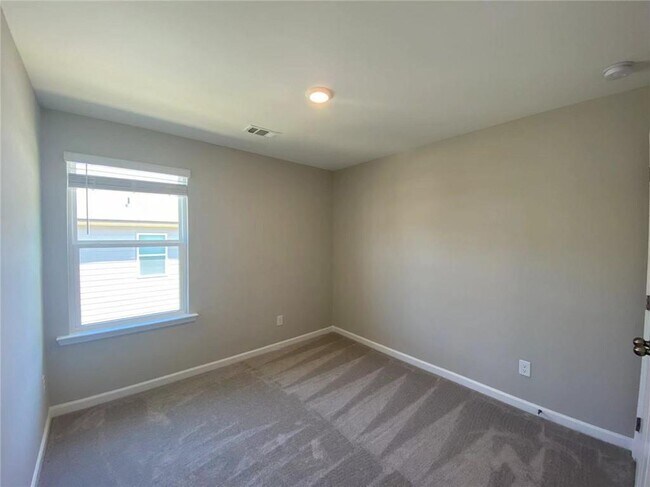 Building Photo - 168 Golden Eagle Pkwy