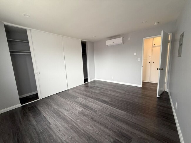 Building Photo - 525 Fischer, 1