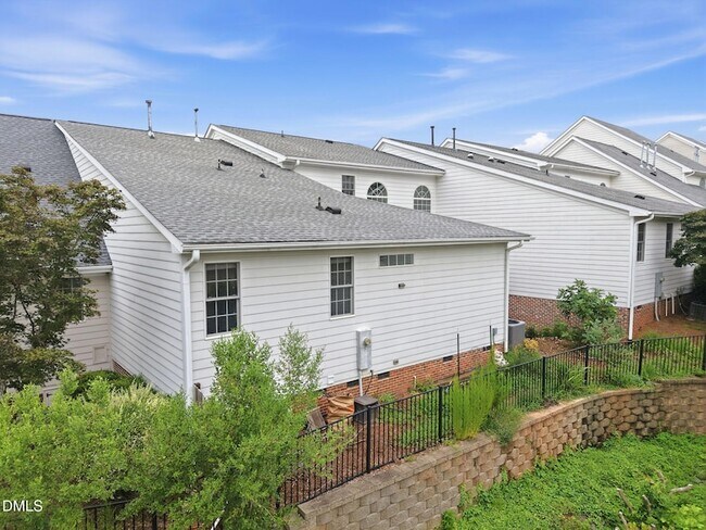 Building Photo - 401 Waverly Hills Dr