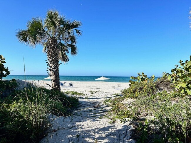 Building Photo - 2026 BEACH RENTAL- 2/2 Condo WITH PRIVATE ENTRY - BEACH PLACE - STEPS THE BEACH!!
