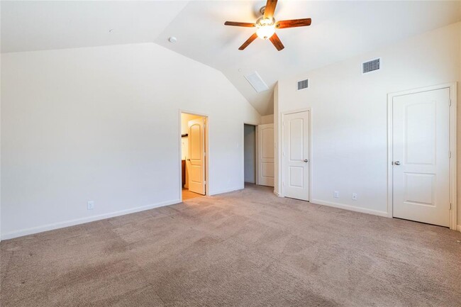 Building Photo - 1620 Bryant Dr