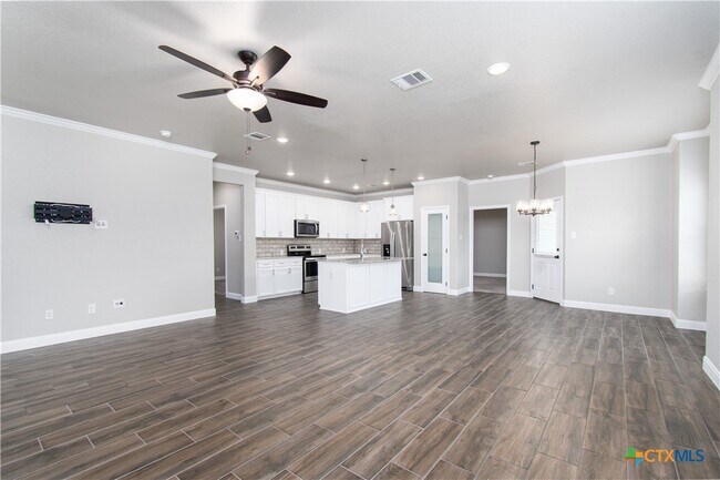 Building Photo - 7506 Hickman St