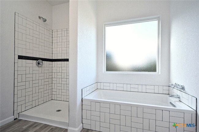 Building Photo - 1234 Clearcreek Dr