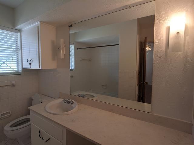 Building Photo - 4719 Skillman St