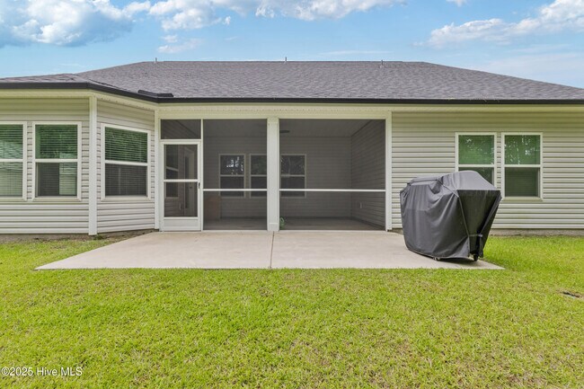 Building Photo - 570 Tullimore Ln