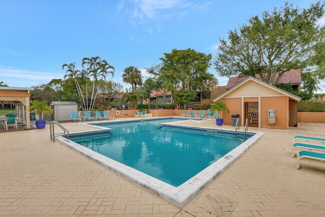 Building Photo - 11255 Green Lake Dr