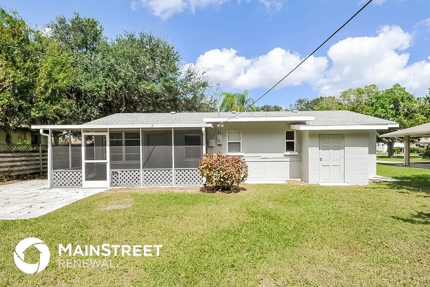 Building Photo - 2026 Sandrala Dr