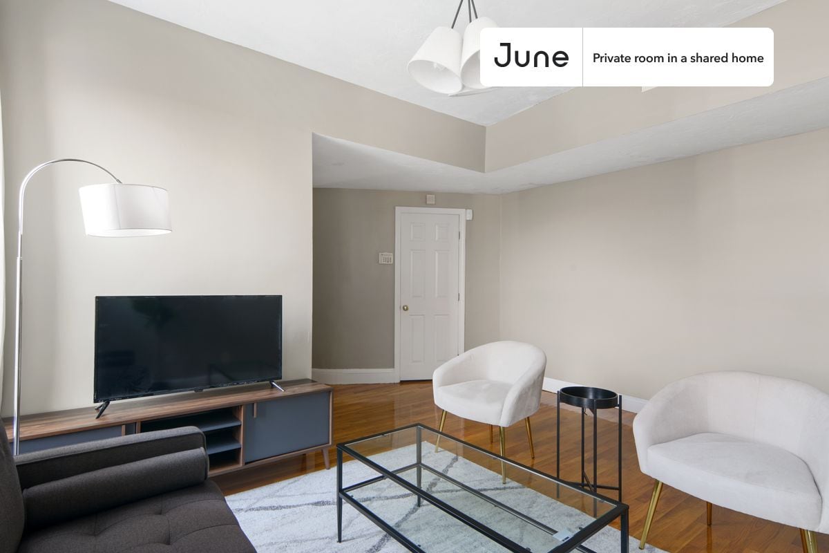 Building Photo - Room in Shared 4 bed/2 bath home in Allston