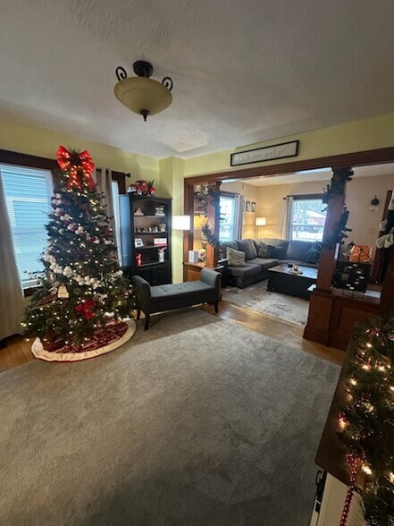 Building Photo - 31 Dix Ave