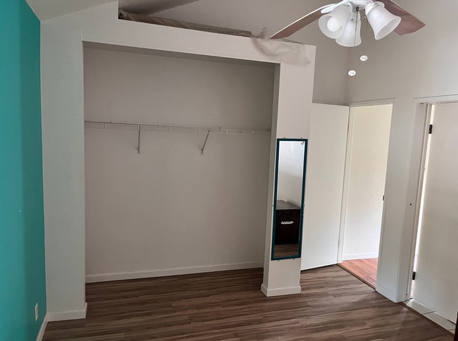 Building Photo - 15 Kulanihakoi St