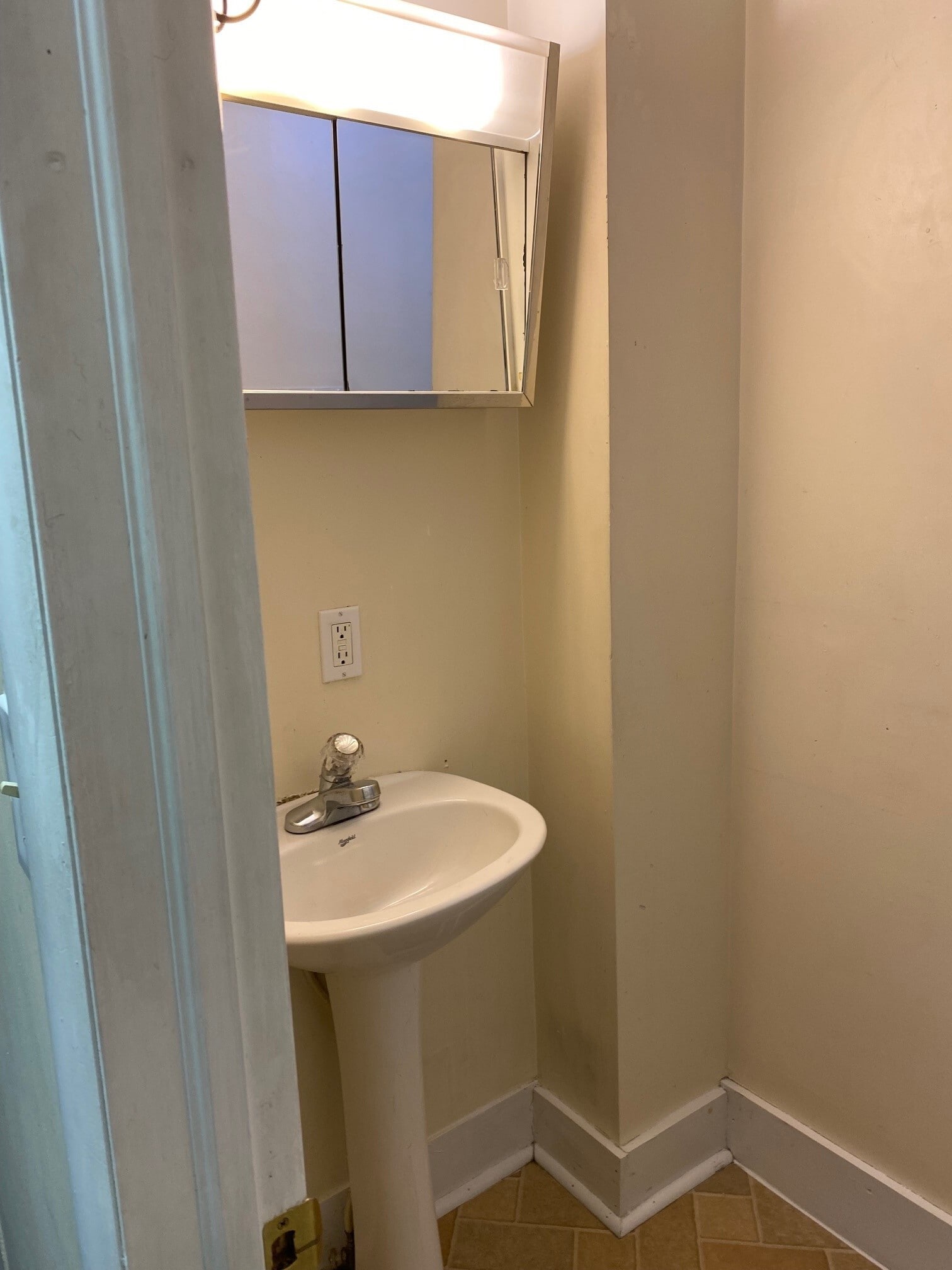 Building Photo - 123 Washington St