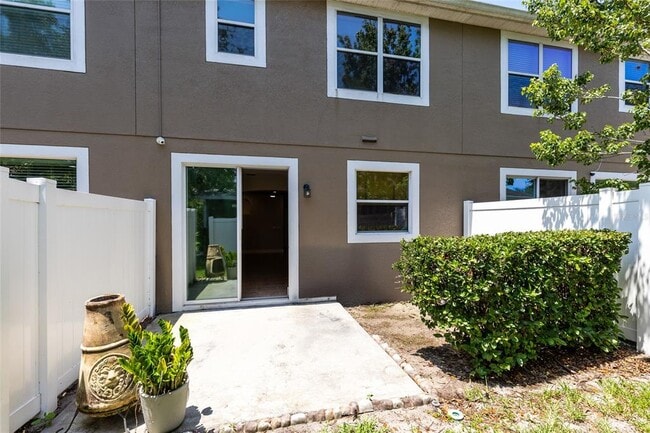 Building Photo - 9625 Silver Buttonwood St