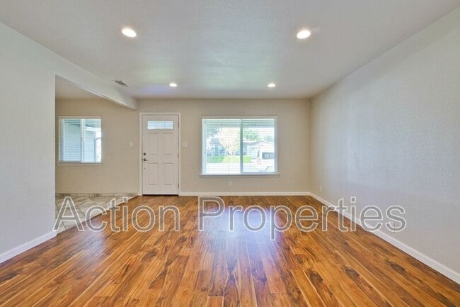 Building Photo - 2333 Augusta Pl