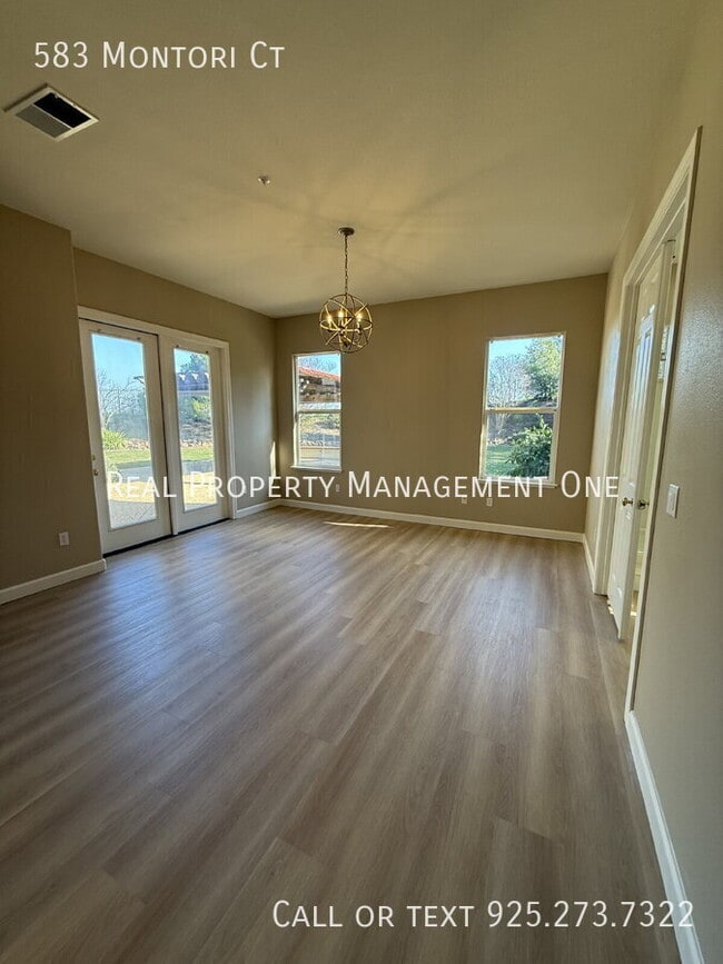 Building Photo - 583 Montori Ct