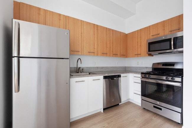 Interior Photo - 800 Sixth