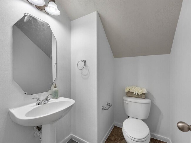Building Photo - 25553 Oakhurst Forest Dr