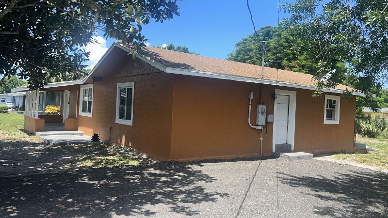Primary Photo - 3004 Ave Q