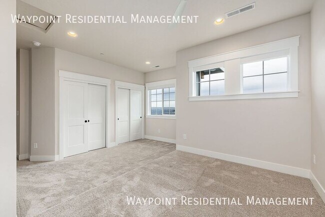 Building Photo - 3570 E Interstellar Ct