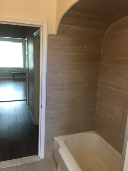 Building Photo - 3400 Fairview Ave