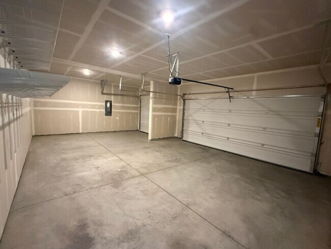 Building Photo - 8218 S Allora Ct