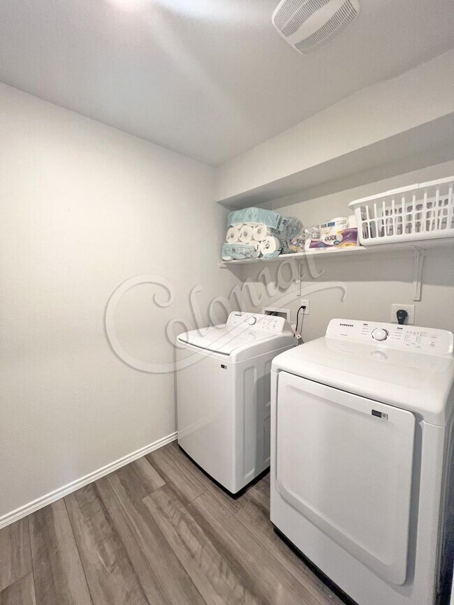 Building Photo - AVAILABLE BEGINNING OF MAY, APPLY TODAY ON OUR WEBSITE!