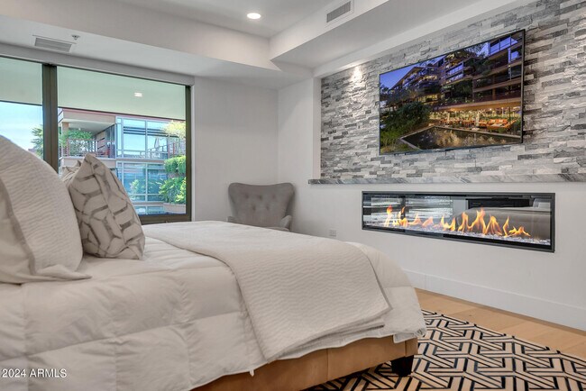 Building Photo - 7117 E Rancho Vista Dr