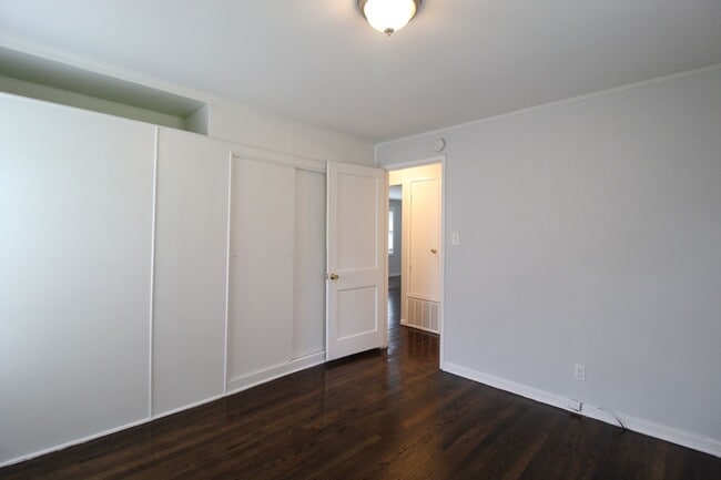 Building Photo - 2 Bedroom 1 Bath Home In Overland Park Kansas