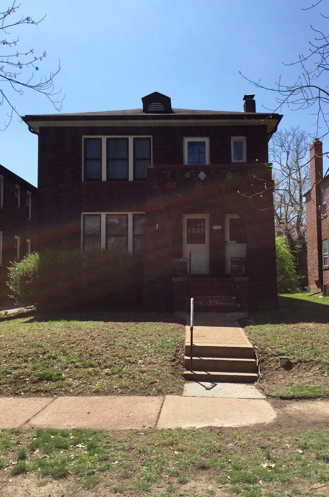 Building Photo - 7110 Amherst Ave