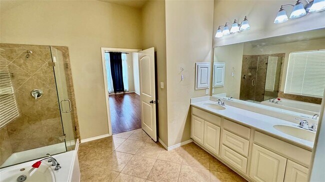 Building Photo - 3811 Windmill Creek Dr