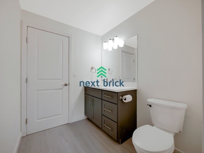 Building Photo - 3 Bed 1 Bath Charming Seattle Home is Ready for Rent!