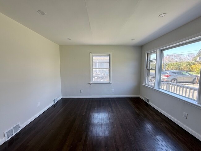 Building Photo - 26 Orchard Ave