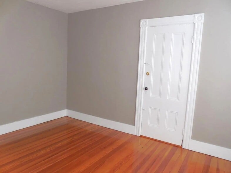 Building Photo - 103 Tell St